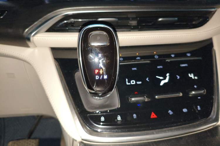 Used Buick GL8 2021 ES Landtrek 653T Comfort Edition