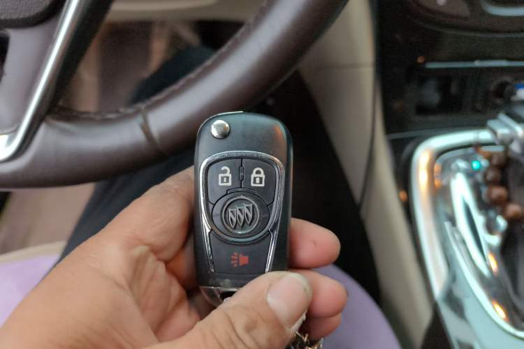 Used Buick Regal 2014 2.0L Elite Fashion Edition Vehicle Key