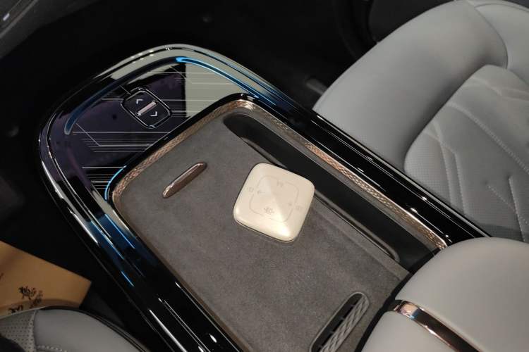 Used Zeekr MIX 2025 Intelligent Driving Version
