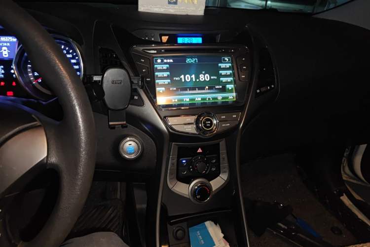 Used Hyundai Elantra (5th Generation / Langdong) 2012 1.6L Manual Leading Model Audio And AC Panel