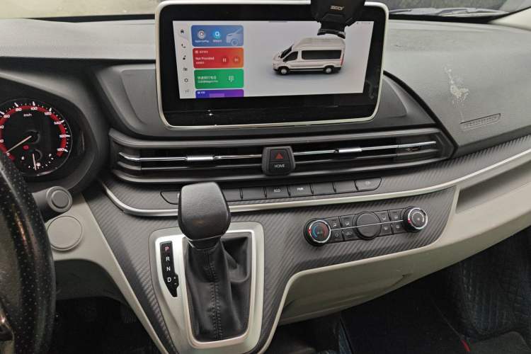 Used SAIC MAXUS Xintu V90 2022 2.0T Automatic Zhiyun King Rear-Drive Long Wheelbase High-Roof Design with Single Rear Tire—6/7 Seater
