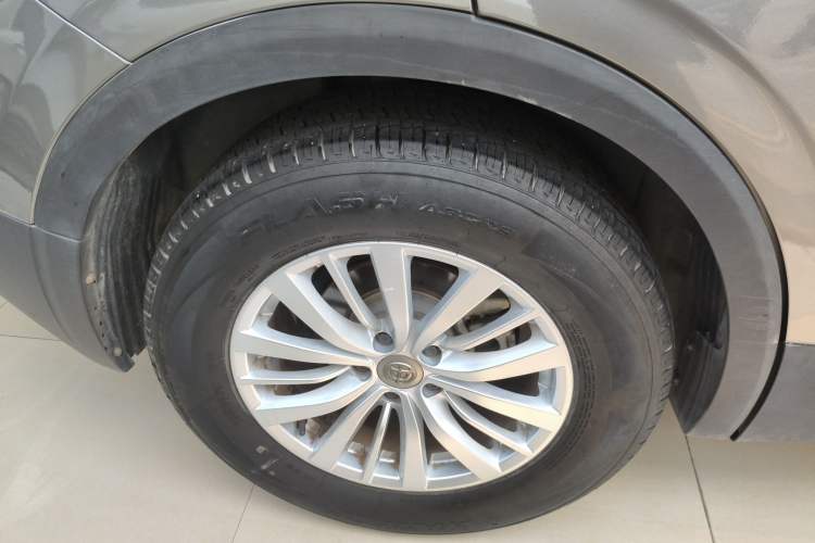 Used Brilliance V6 2018 1.5T Manual Elite Model Right Rear Wheel Hub