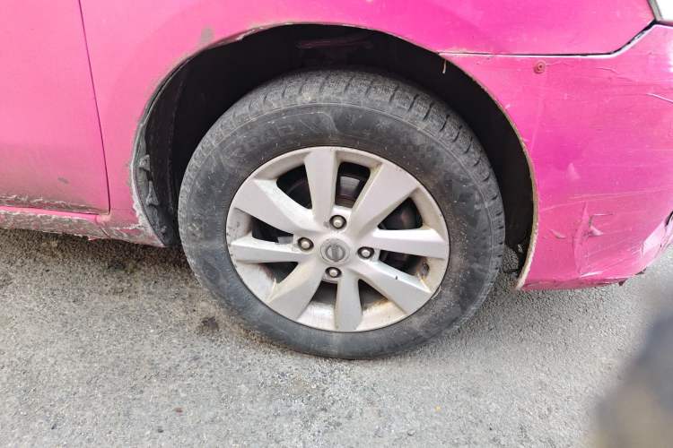 Used Nissan Livina 2013 1.6XE Manual Comfort Edition