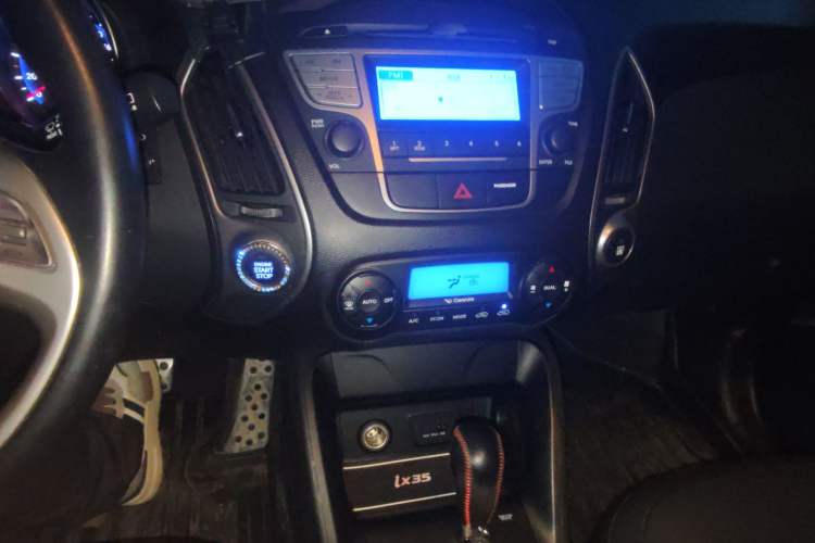 Used Hyundai ix35 2015 2.0L Automatic 2WD Smart Version China V Standard
