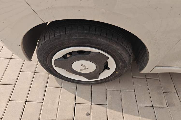 Used Wuling Hongguang MINIEV 2024 3rd Generation 215km Youth Edition Left Front Wheel Hub