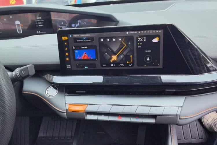 Used CHANGAN UNI-V 2023 1.5T Prestige Model Audio And AC Panel