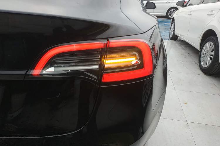 Used Tesla Model 3 2022 Rear-Wheel-Drive Version Right Rear Taillight