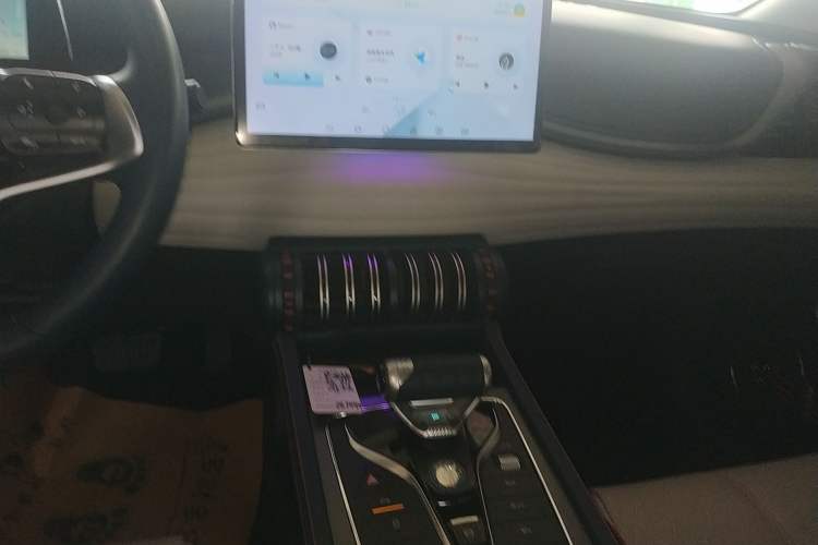 Used BYD Yuan PLUS 2022 430 km Luxury Version Audio And AC Panel