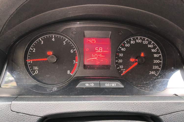 Used Volkswagen Santana 2015 1.4L Manual Fashion Edition