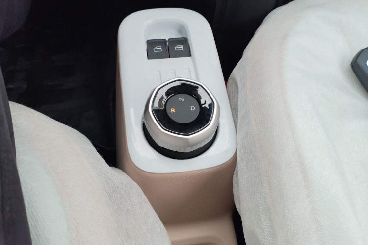 Used Geely Galaxy Panda 2024 Panda Mini 200km Endurance Bear
