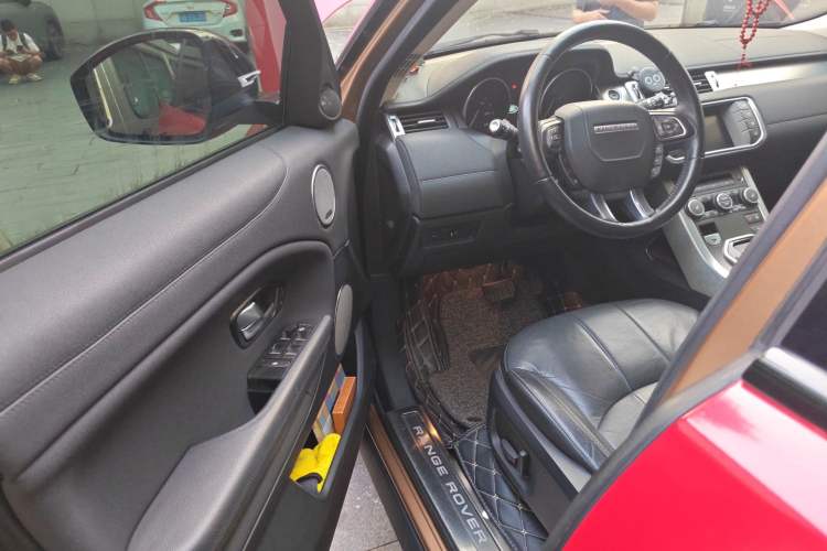 Used Land Rover Range Evoque 2016 2.0T SE Smart Glow Edition
