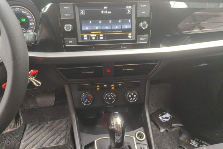 Used Volkswagen Lavida 2019 1.5L Automatic Vision Edition China VI Standard Audio And AC Panel