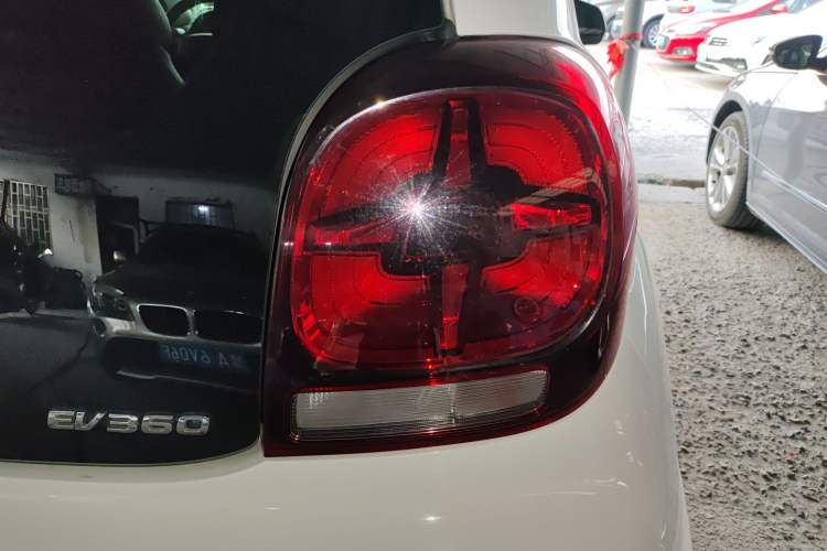 Used Roewe Clever 2021 302km Excellence Edition Right Rear Taillight