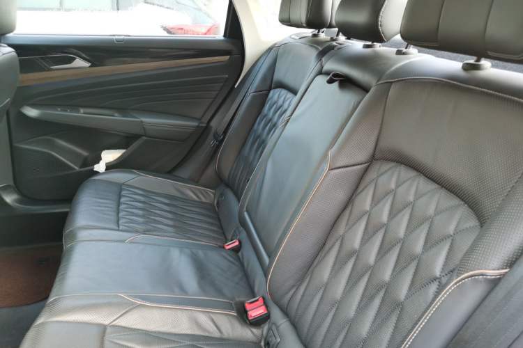 Used Volkswagen Passat New Energy 2020 430 PHEV Hybrid Luxury Edition China VI Standard Left Rear Seat