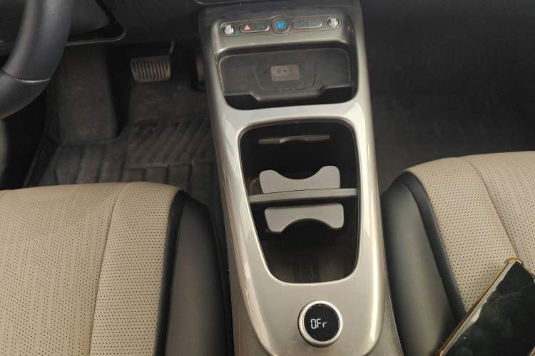 Used BYD Dolphin 2025 Intelligent Driving Version 520km Range Knight Edition Gear Lever