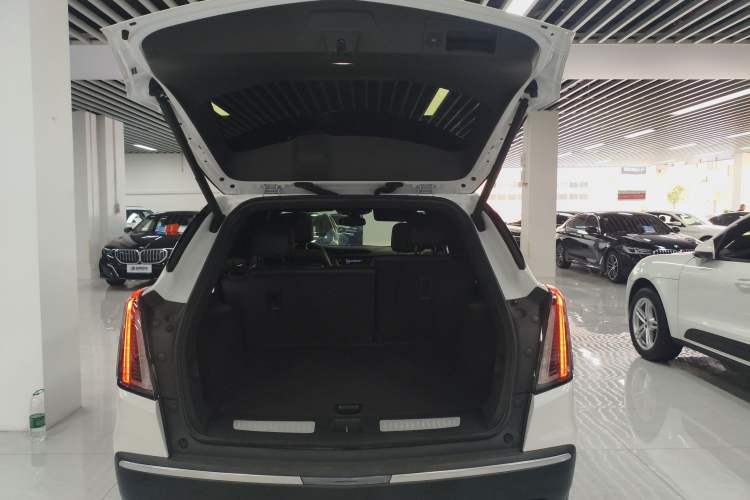 Used Cadillac XT5 2022 2.0T Four-Wheel Drive Luxury Version (Hummingbird Edition) Trunk