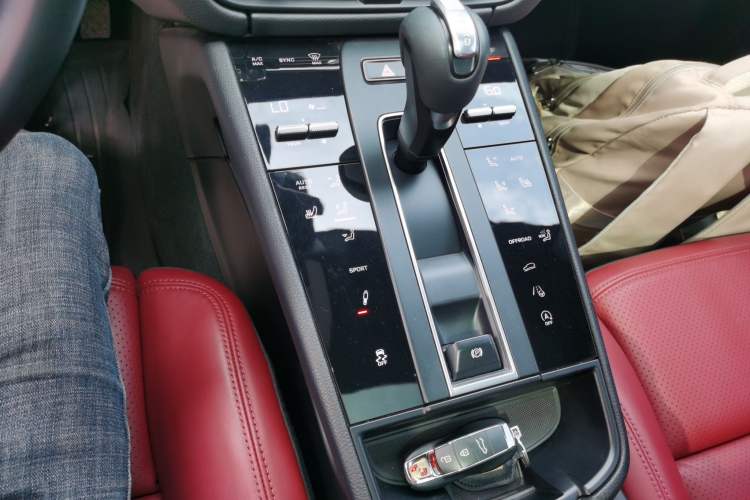 Used Porsche Macan 2022 Macan 2.0T