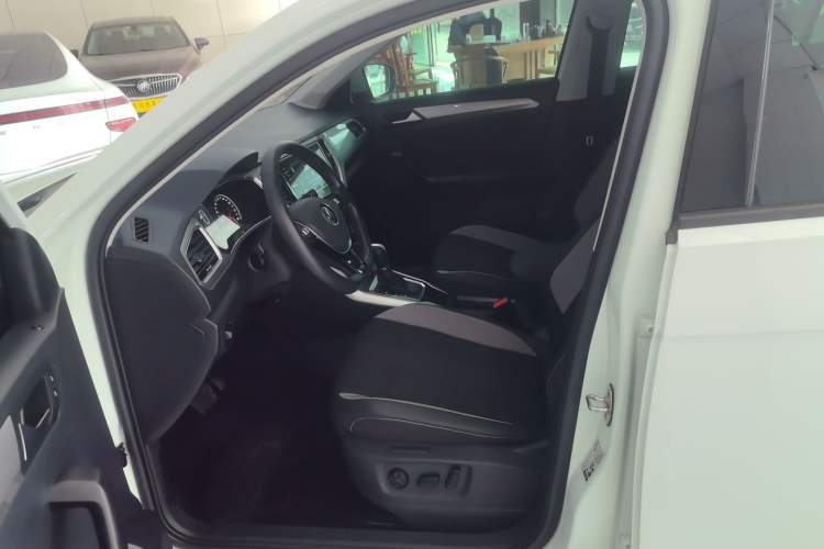 Used Volkswagen T-ROC 2022 280TSI DSG Two-Wheel Drive Elite PLUS
