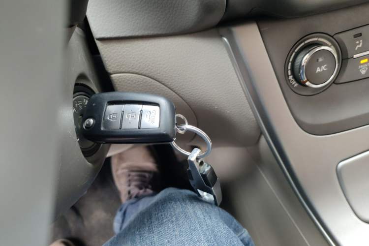 Used Nissan Sylphy 2012 1.6XE Manual Comfort Edition Vehicle Key