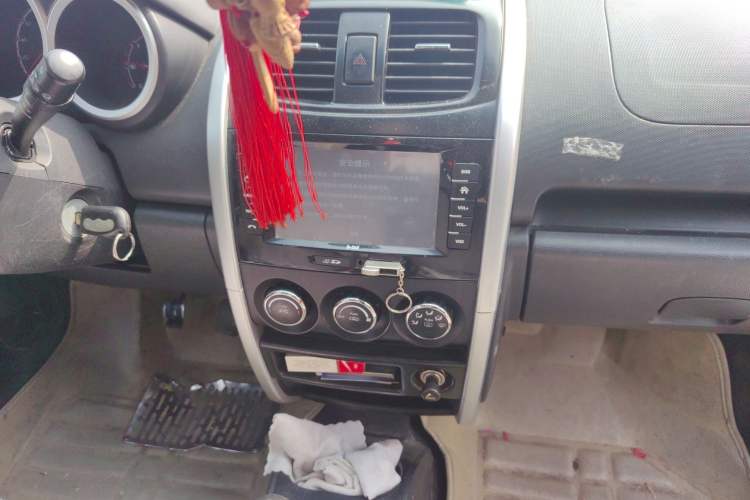 Used CHANGAN CX20 2014 1.4L Manual Sunroof Navigation Version China V Standard
