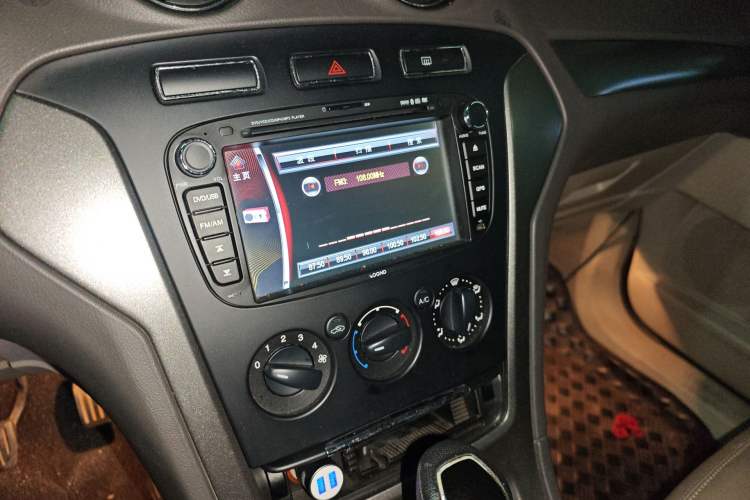 Used Ford Mondeo 2013 2.3L Fashion Edition Audio And AC Panel