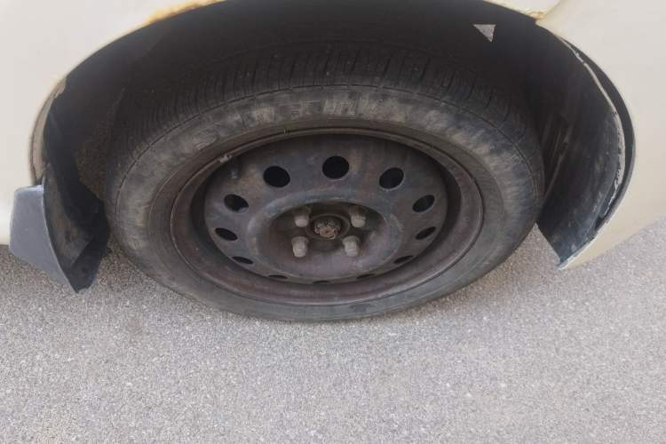 Used BYD F0 2013 1.0L AMT XuanKu Model Right Front Wheel Hub