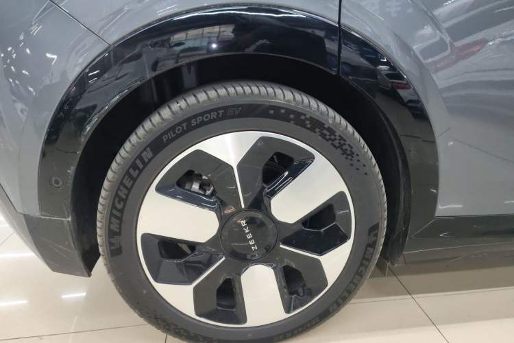 Used Zeekr MIX 2025 Intelligent Driving Version
