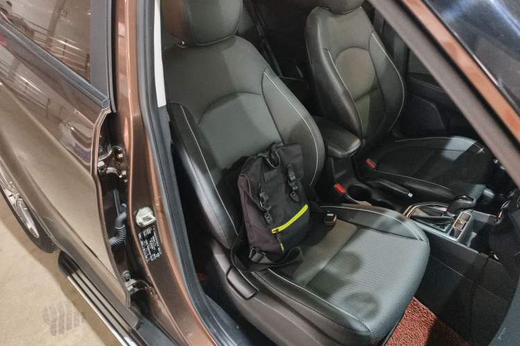 Used Hyundai ix25 2015 1.6L Automatic Two-Wheel Drive Smart GLS Trim Right Front Seat