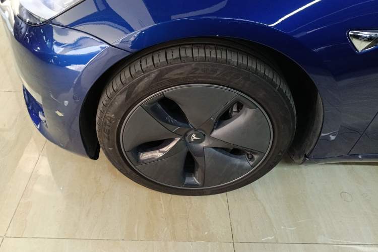Used Tesla Model 3 2019 Long-Range All-Wheel-Drive Version
