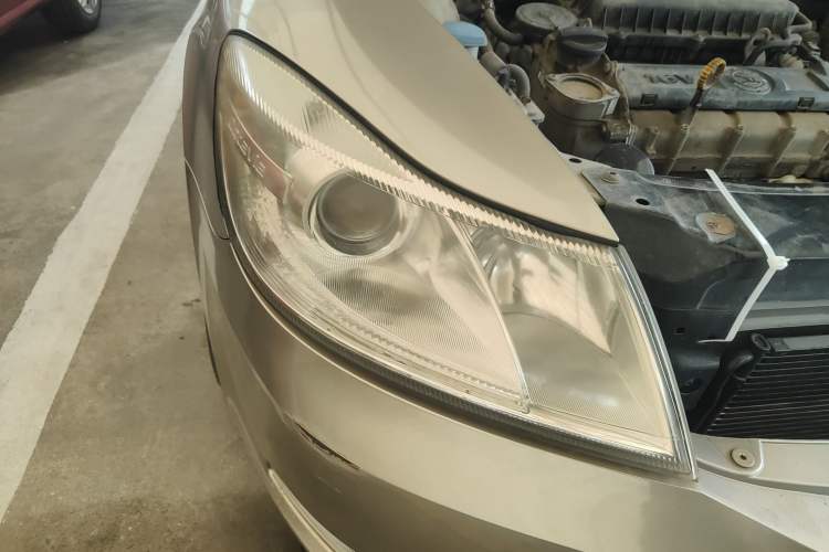 Used Skoda Octavia 2013 1.6L Automatic Elegance Edition Right Front Headlight