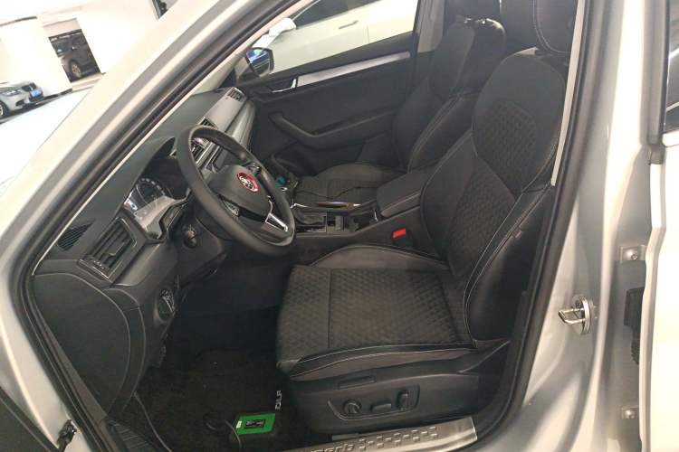 Used Skoda Superb 2016 TSI330 DSG Innovation Edition Left Front Seat