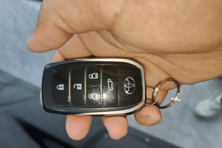 Used Toyota Vellfire 2021 Crown Dual-Engine 2.5L HV Prestige Edition Vehicle Key