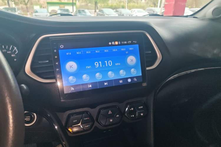 Used GAC Trumpchi GS4 2015 200T G-DCT Elite Edition Audio And AC Panel