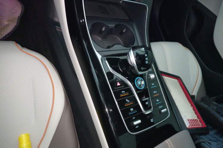 Used BYD Qin PLUS 2023 Champion Edition DM-i 120KM Excellence Model
