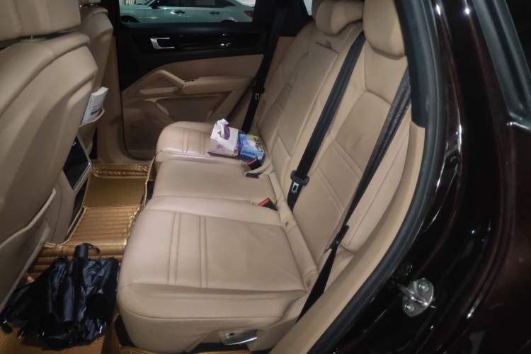 Used Porsche Cayenne 2018 Cayenne 3.0T Left Rear Seat