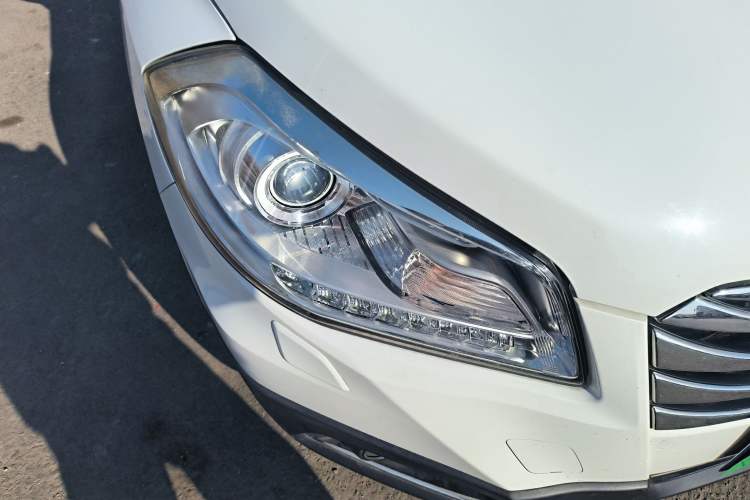 Used Suzuki S-Cross 2014 1.6L CVT Two-Wheel Drive Elite Version
