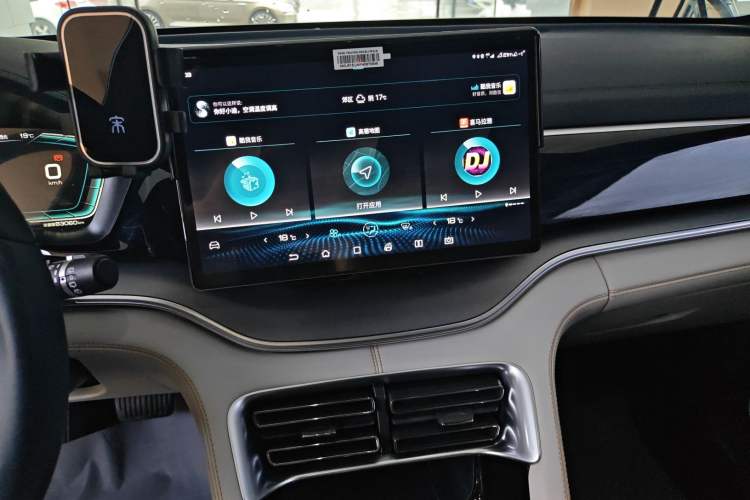 Used BYD Song PLUS New Energy 2021 EV Deluxe Model Audio And AC Panel