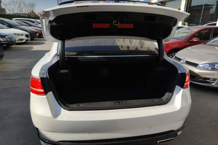 Used Geely Auto Emgrand GT 2017 1.8T Luxury Model
