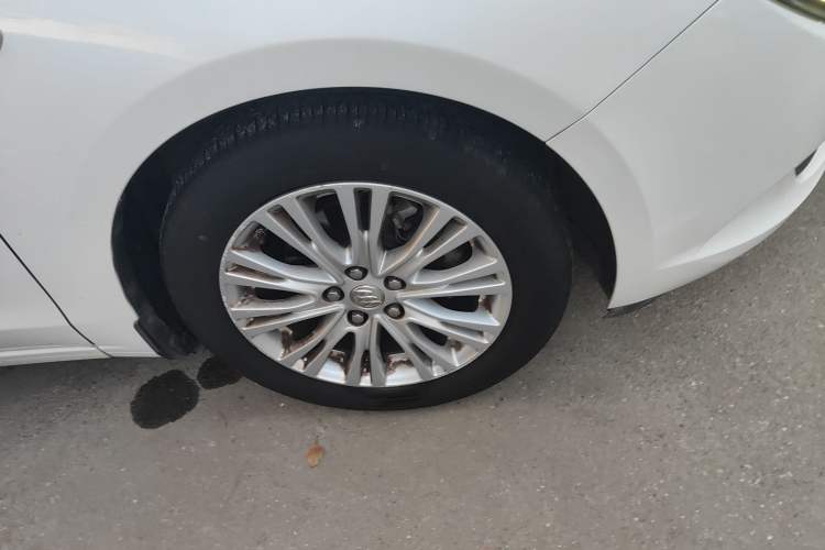 Used Buick GT 2016 15N Automatic Elite Edition Right Front Wheel Hub