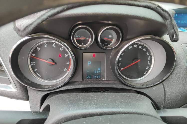 Used Buick Encore 2015 1.4T Automatic Two-Wheel Drive Urban Elite Version Instrument Cluster