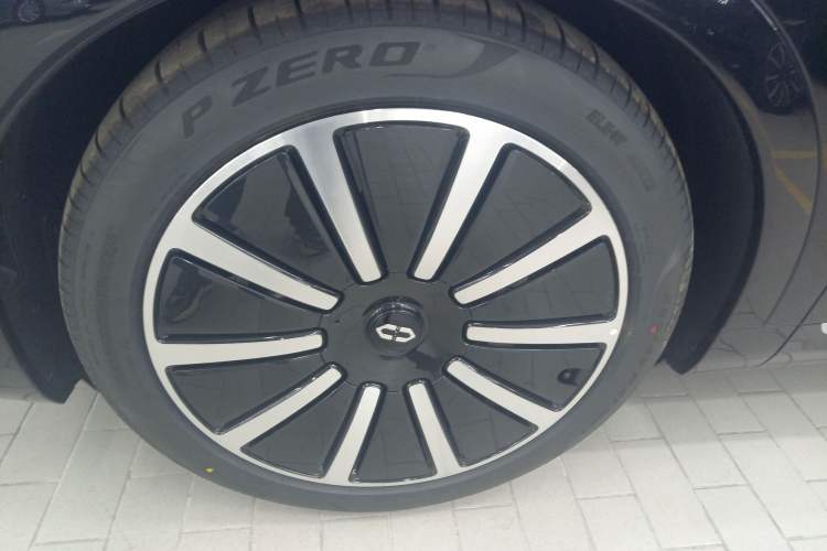 Used Hima AITO M9 2024 Range-Extended Ultra Version 42 kWh 6-Seater Model