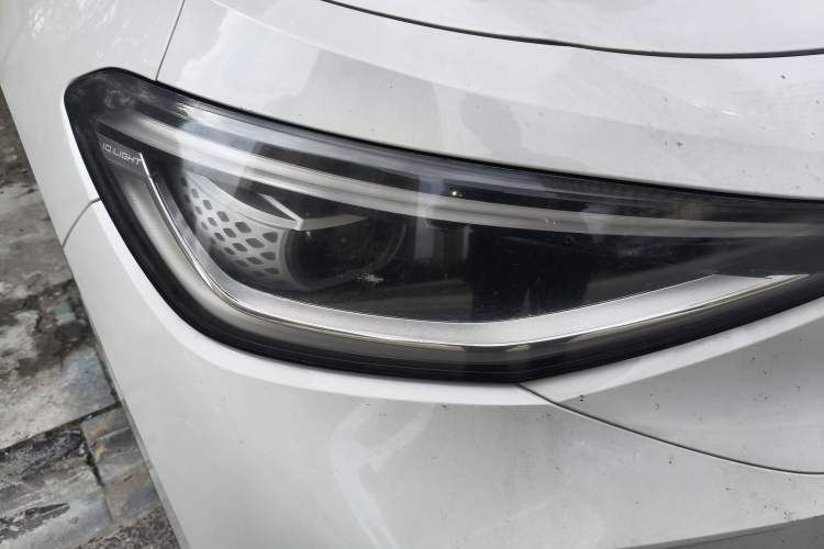 Used Volkswagen ID.4 CROZZ 2021 Long-Range PRO Two-Wheel Drive Version Right Front Headlight