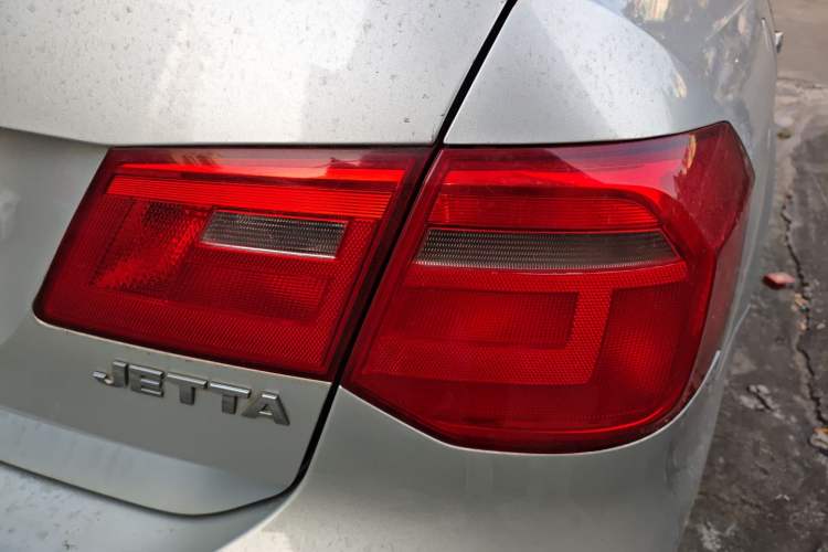 Used Volkswagen Jetta 2013 1.6L Automatic Fashion Model
