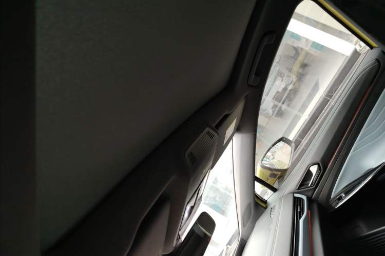 Used Volkswagen ID.4 X 2021 Pro Smart Long-Range Edition Headliner