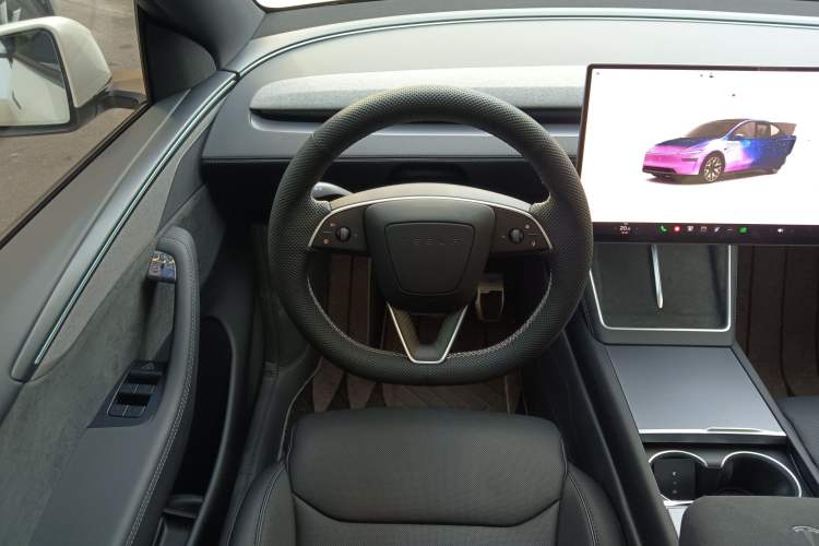 Used Tesla Model Y L 2025 Model Long-Range All-Wheel-Drive Version