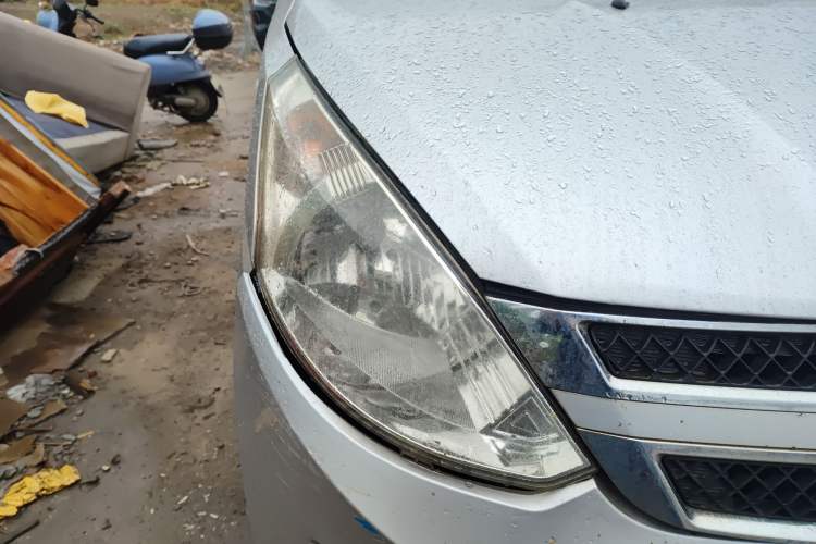 Used Wuling Rongguang V 2018 1.5L Standard Version Right Front Headlight
