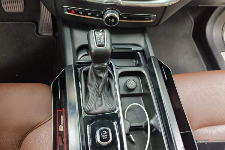 Used Volvo XC60 2019 T5 4x4 Smart Edition China VI Standard