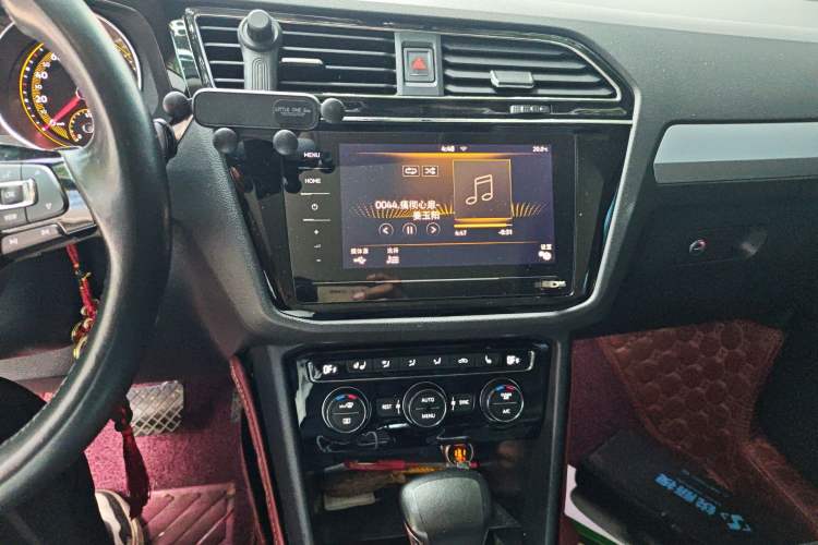 Used Volkswagen Tiguan L 2019 Revised 330TSI Automatic Two-Wheel Drive Smart & Luxury Edition China VI Standard Audio And AC Panel