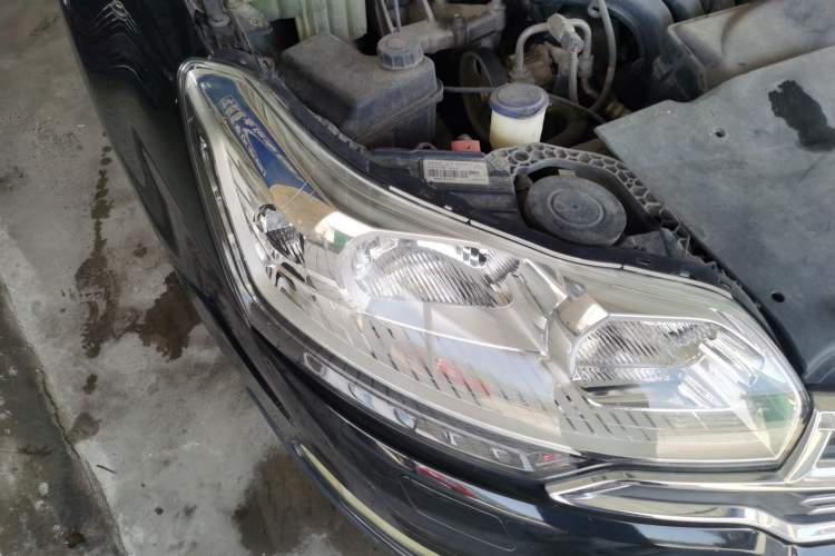 Used Citroen C5 2014 2.0L Automatic Zunyue Model Right Front Headlight