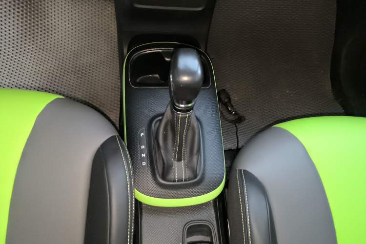 Used Roewe Clever 2021 302 km New Four-Seater Super-Efficient Version
